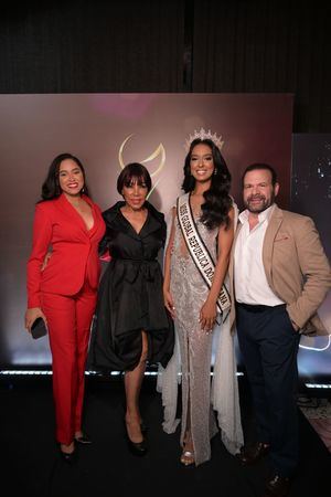 Adelyn Pérez De Proscia, Magali Febles, Amelia Ramírez Rivera y Michael Proscia.