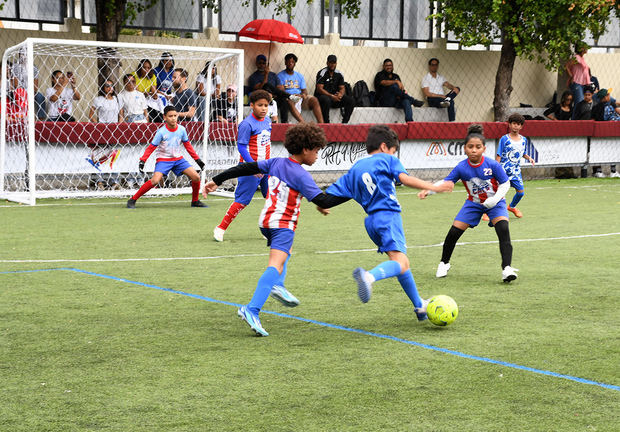 Equipos de Fútbol, en plena acción.