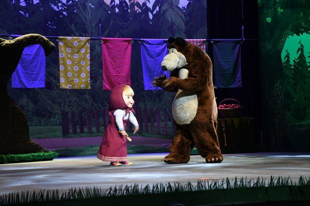 Los Personajes Masha y el Oso.