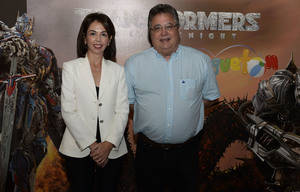 Clientes de Juguetón disfrutan premier película Transformers