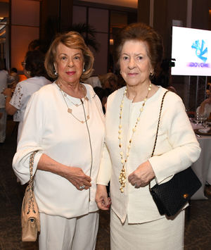 Carmencita Cambiaso de Bisono y Ana Maria Alonso de Corripio.