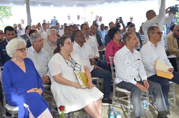 Panorámica del público que se dio cita al acto.