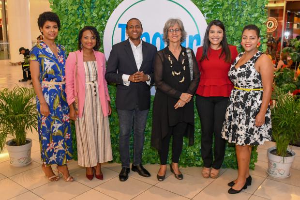 Paola Cabrera, Miosotis Batista, Juan Alberto Aguilera, Ginny Heinsen, Laura Ruiz y Marisol Mendoza.