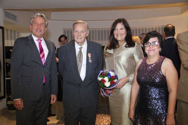 Rey de los Países Bajos otorga Medalla de Caballero a Wilhelm Brouwer