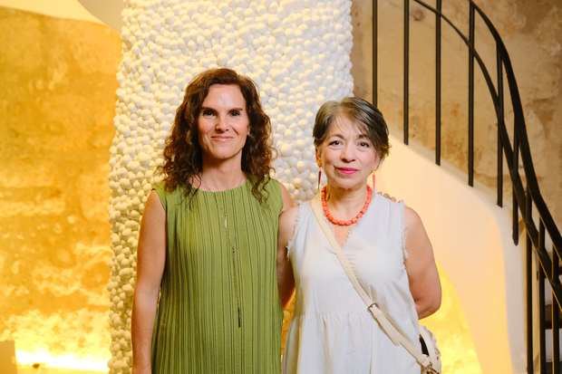 Raquel Paiewonsky y Rossina Cazali.