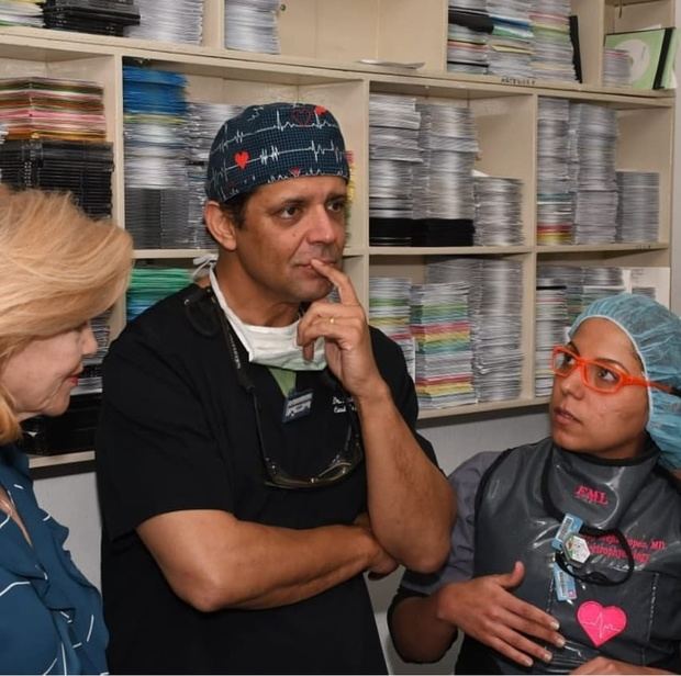 Susana Messina de Caro, Dr.Pedro Ureña y Dra. Eliany Mejía, en la   en la Jornada de Implantes Desfibriladores.