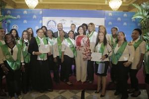 Mujeres se certifican en programa internacional de empleabilidad y emprendimiento femenino 