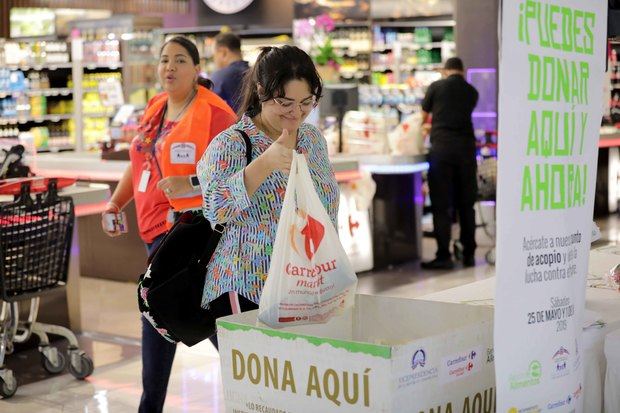 Vicepresidencia y Carrefour colectan más de 12 mil raciones alimenticias.