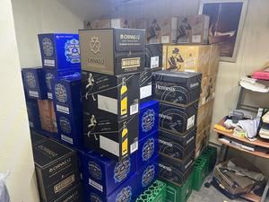 Aduanas encabeza allanamientos contra red de venta de bebidas falsificadas, vencidas y mal etiquetadas