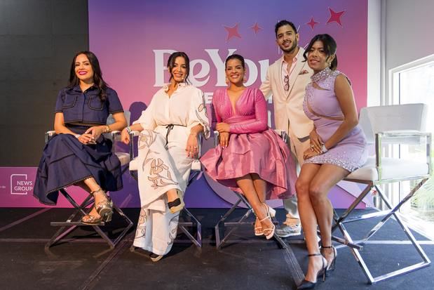 Jana Quezada, Cindy Reyes, Esmely Almanzar, Daniel Perez Jaramillo y Derka Solano.