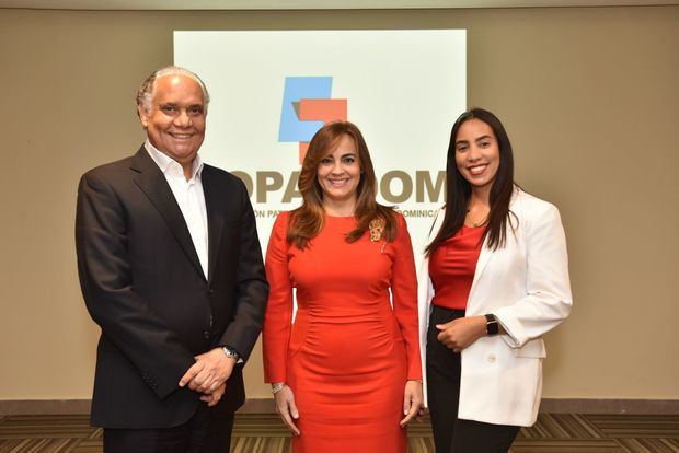 Pedro Rodríguez, Laura Peña Izquierdo y por Angelis Marmolejos.