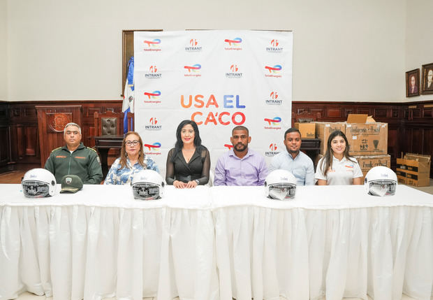 Coronel Juan Jiménez Reinoso, Rosa Santos, Margarita Rodríguez, Miguel Jiménez, Aníbal Germoso y María José Calderón.