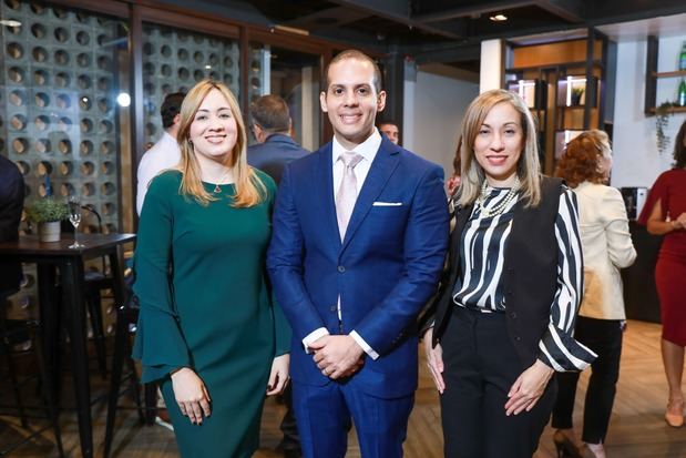 Anabel Moreta, Carlos Mireles, Alissa Díaz.