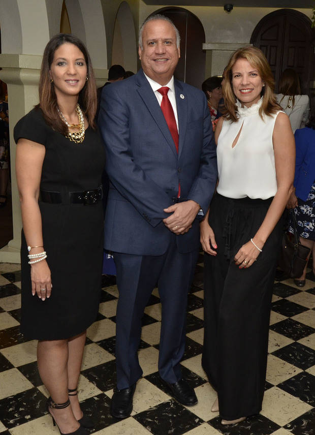 Odile Camilo, Carlos Valera y Maribel Medina.