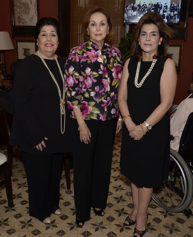 Jenny Podestá de Vásquez, Rita Espaillat dé Valdez y Maritza Zeller de Bonetti.