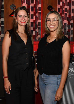 Karla Lubrano y Katherine Escaño.