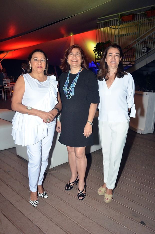 Henrriette Wiese, Mary Carmen Wiese, Ana Artiñano.   