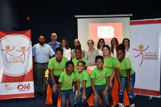 El equipo de la Fundación Abriendo Camino y los Hipermercados Olé, unieron sus  esfuerzos para alcanzar los objetivos .