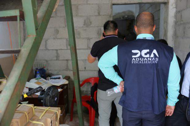 Aduanas y DGII fiscalizan tres importadoras chinas por posibles delitos tributarios