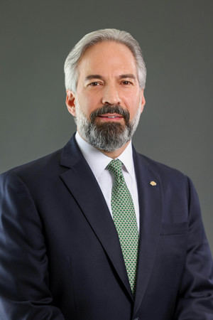 Dennis Simó Álvarez, presidente ejecutivo de Banco Caribe.