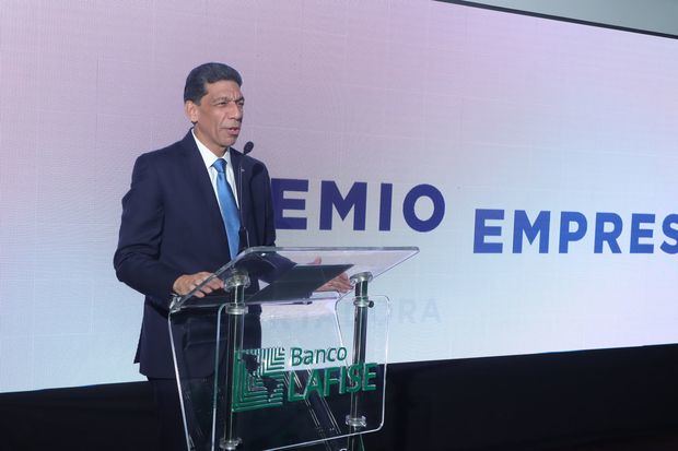 El presidente de Adoexpo, Karel Castillo, se dirige a los presentes.