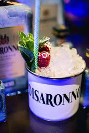 Licor Disaronno se viste de Diesel