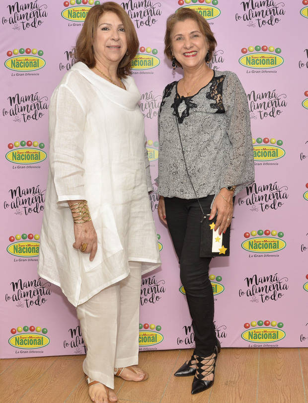 Carmen de Martínez y María Martínez.