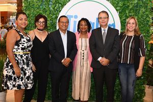 uan Alberto Aguilera, Paola Cabrera, Miosotis Batista, Guillermo Ricart y Marisol Mendoza.