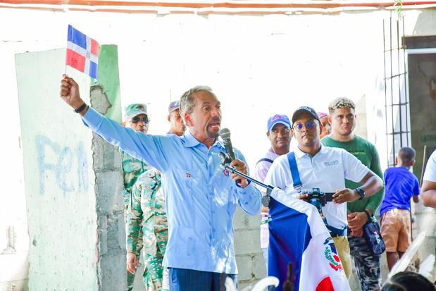 Juan Pablo Uribe se dirige a los presentes.