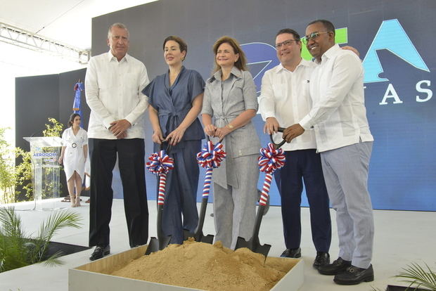 Luis Valdez, Mónika Infante, Raquel Peña, Eduardo Sanz Lovatón y Víctor Pichardo.