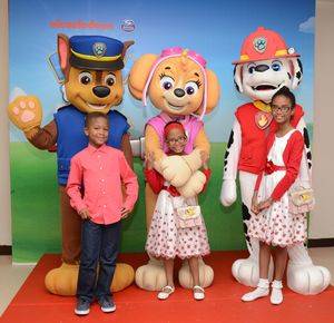 Michael Oceguera, Ashley Esquea y Lisbeth Esquea. 