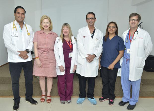 Víctor Cuello, Susana Messina de Caro, Janine Henson, Pedro Ureña Velásquez, Ihara Fernández y Kirk Walker.