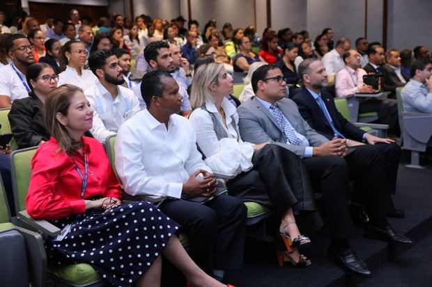Parte de los colaboradores de la DGA en el taller.