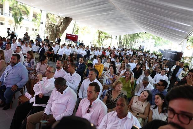 Parte del público presente en la inauguración. 