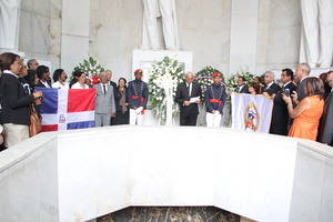 Colegio Notarios inicia celebración 50 aniversario con eucaristía y ofrenda floral