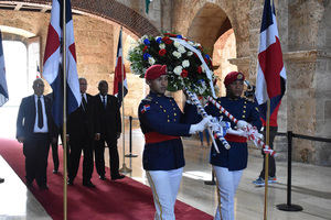 Ofrenda floral del ID por el 204 aniversario del natalicio de Rosa Duarte.
