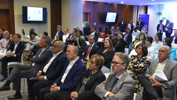 Vista parcial que los asistentes del acto de presentación de los resultados de la encuesta.