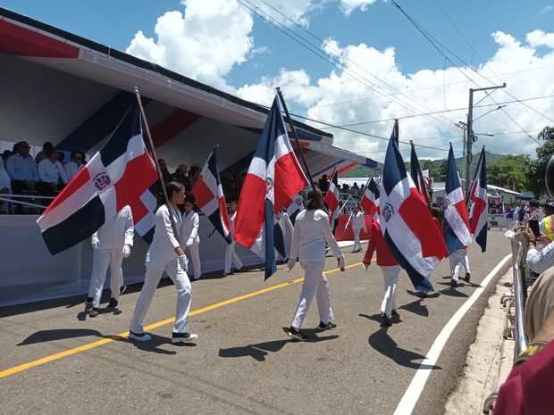 Desfile cívico-militar del patriotismo.

 