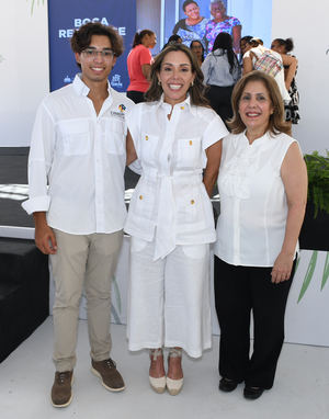 Jorge Melo, Carmen De Los  Santos de  Melo y  Lourdes Peguero.