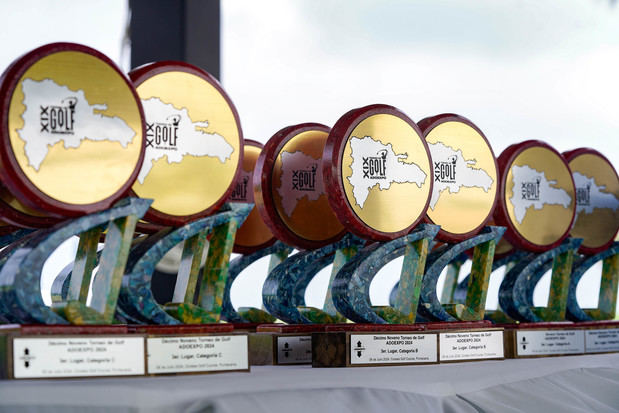 Los trofeos entregados a los jugadores.