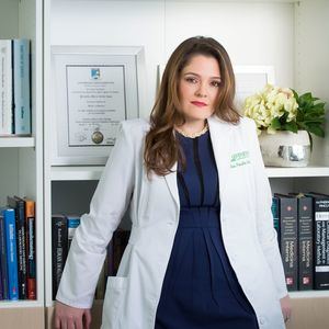 Priscilla Kelly León, directora médico de Referencia Laboratorio Clínico.