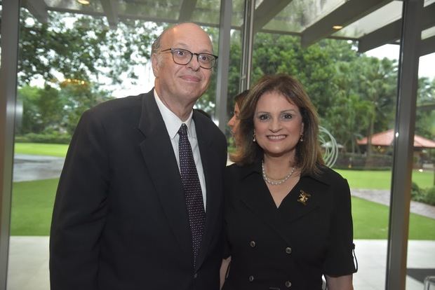 Herbert Stern y Begoña de Stern.