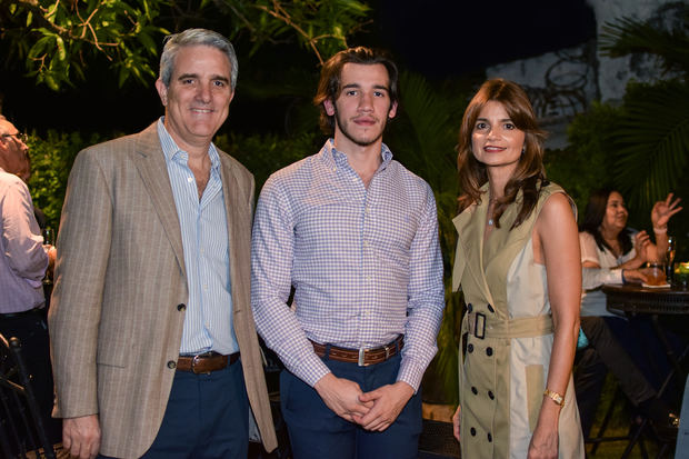 Mario Cabrera, Johanny Benito y Luis A. Prida.