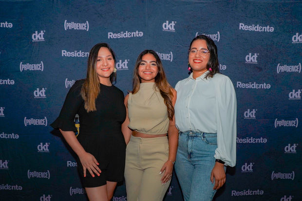 Isabel Castillo. Yadira González y Paola Corona.