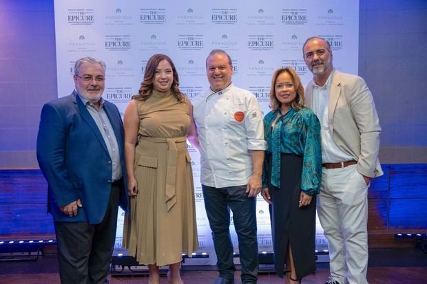 Francisco Camps, Natalie Rodríguez, Chef Lendro Díaz, Carolina Valentín y Luis Cancela.