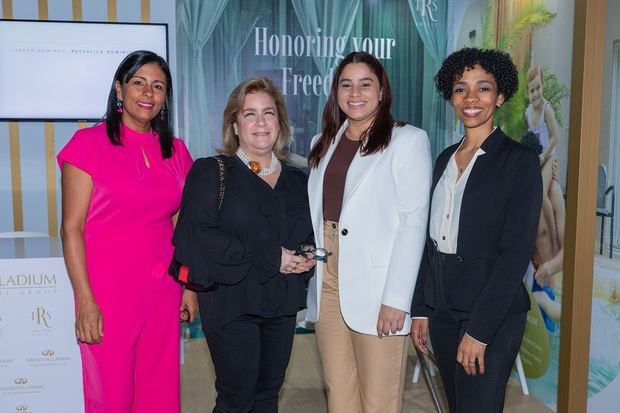 Maricarmen Calzada, Marta De Lara, Patricia Pérez y Celeste Olaverria.