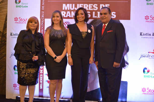 Rommy Grullon, Gabriela Marine, Carolina Cruz de Martinez yMiguel Franjul.