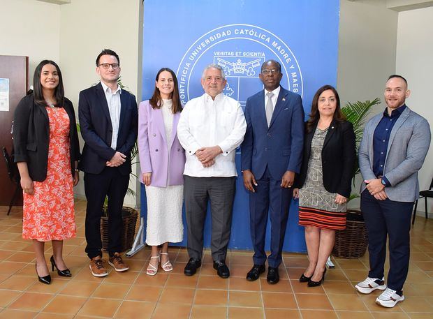 Ana Nicolle Javier, Peter Summer, Janna Krenz, Roberto Henríquez, Carlos Peguero, Ina Percival, Jean Carlos Castillo.