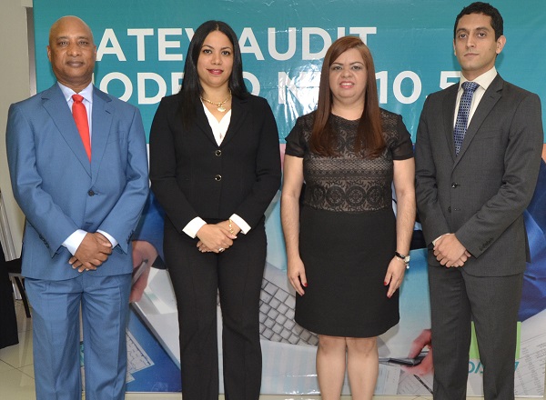 Felipe Montero, Evelyn Reynoso, Alba Pacheco y Gastón Thano