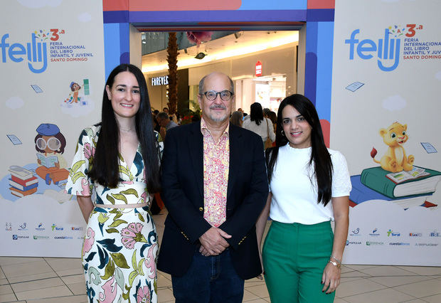 Taína Almodóvar, Juan Carlos Toral y Franchesca Francisco.